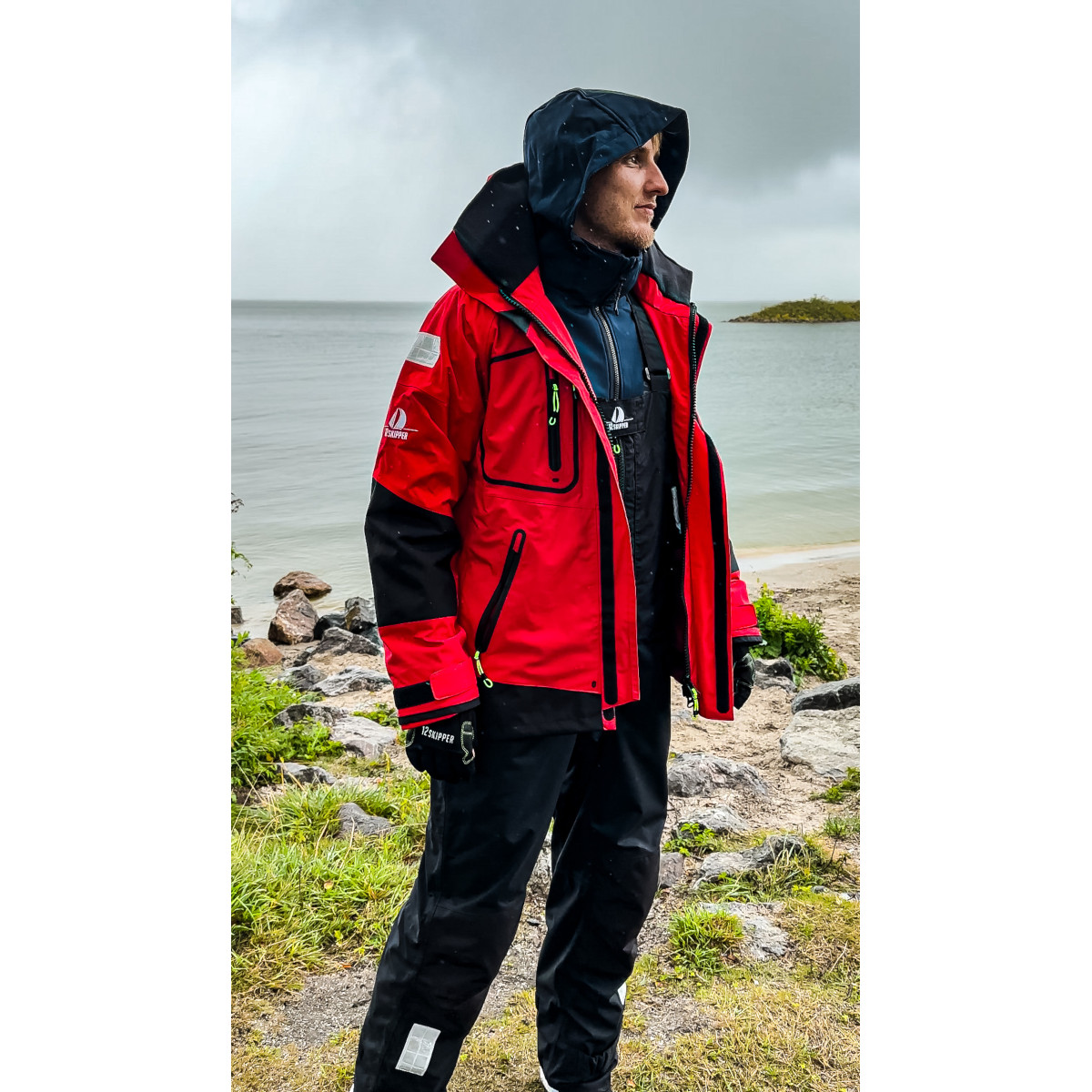 DEAL: 12skipper Magellan Offshore Set Unisex - Jacke rot XXL, Hose schwarz XL